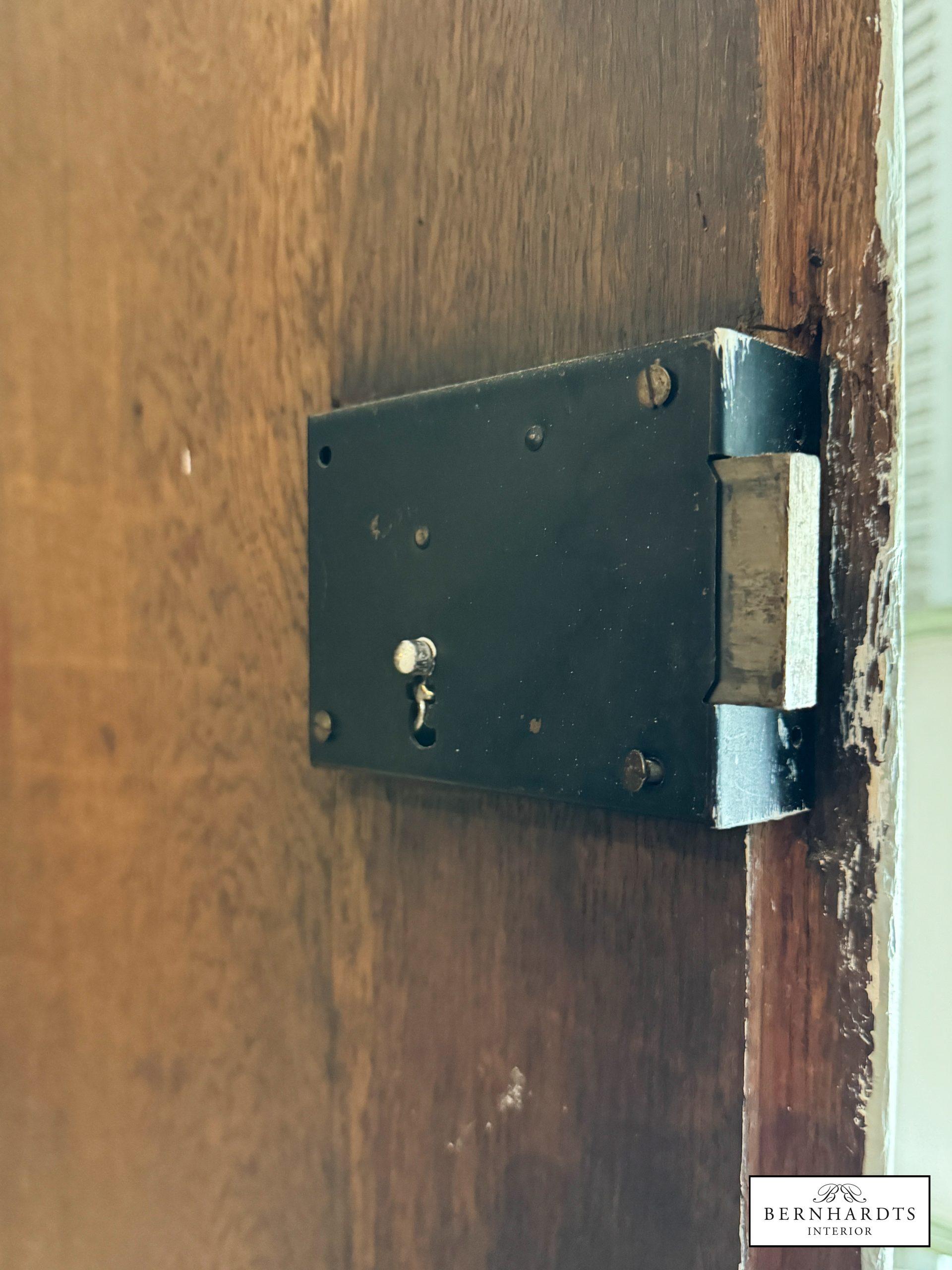 Barockschrank bemalt_ Bernhardts Interior