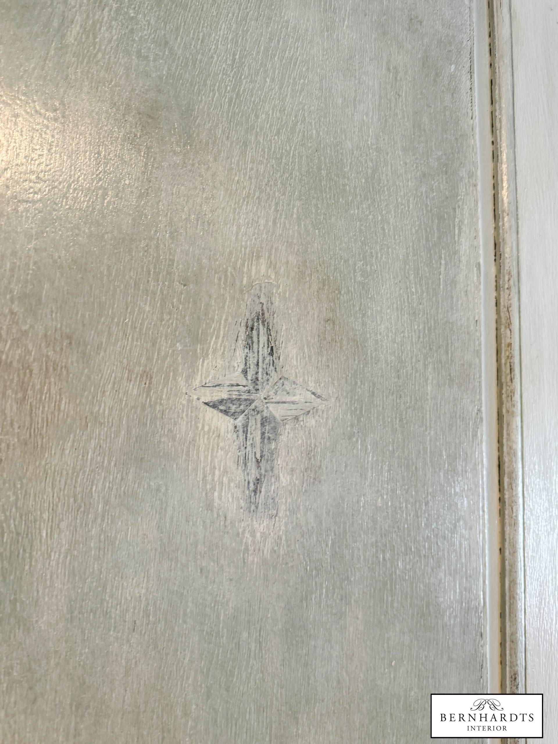 Barockschrank bemalt_ Bernhardts Interior