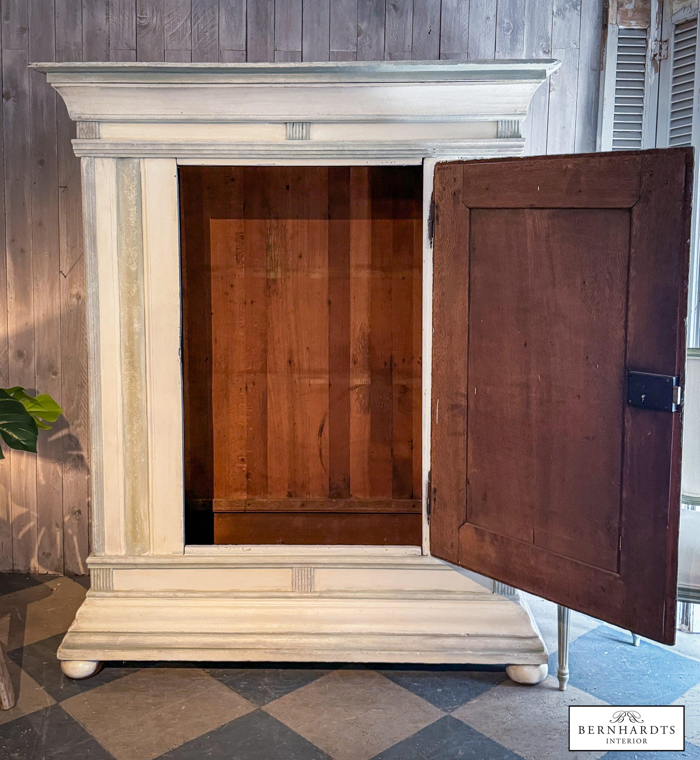 Barockschrank bemalt_ Bernhardts Interior