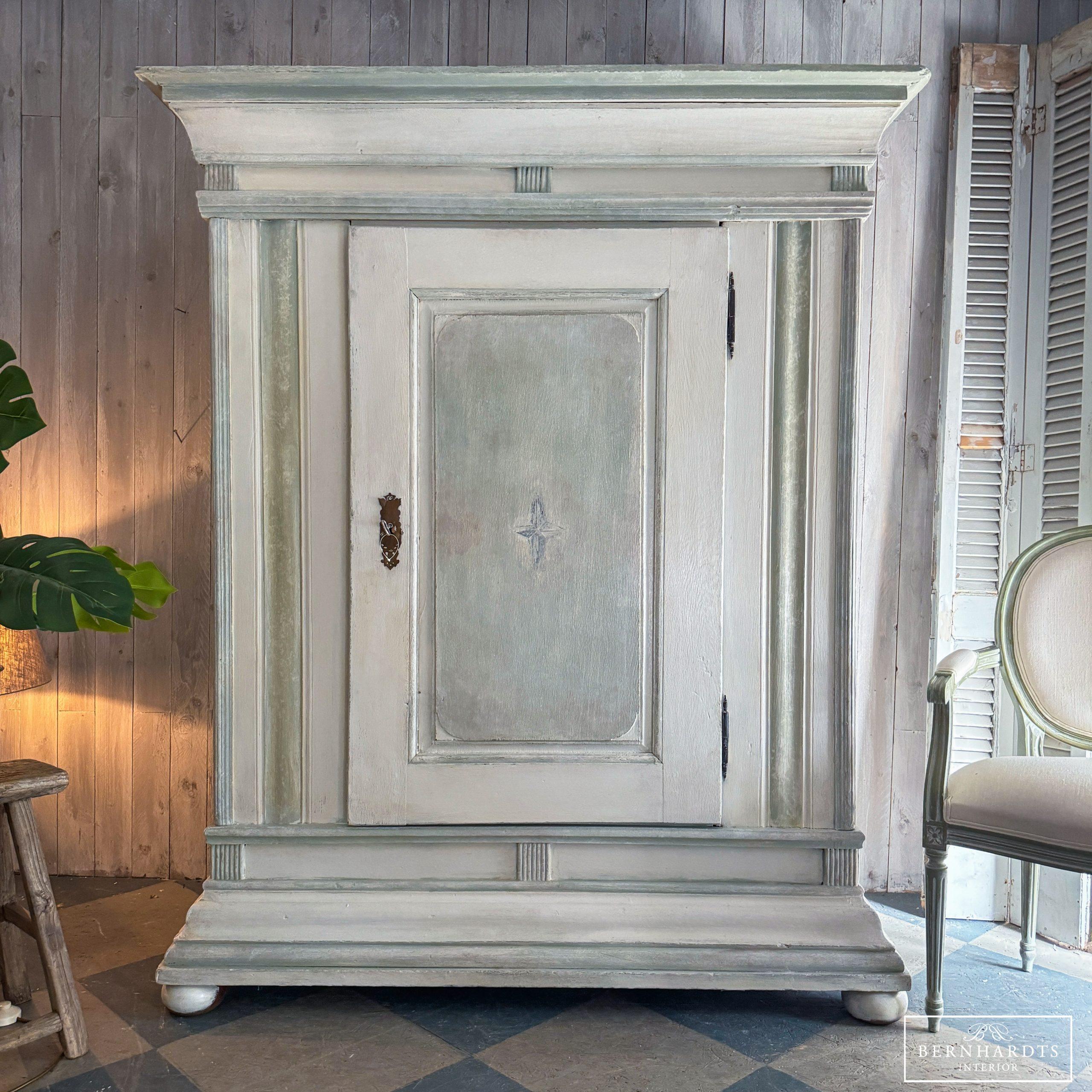 Barockschrank bemalt_ Bernhardts Interior