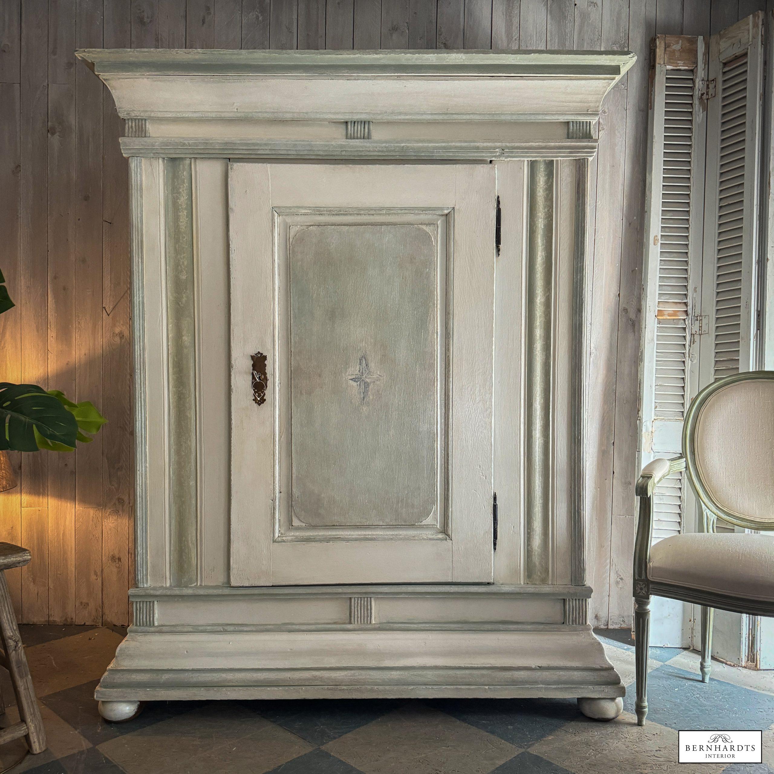 Barockschrank bemalt_ Bernhardts Interior