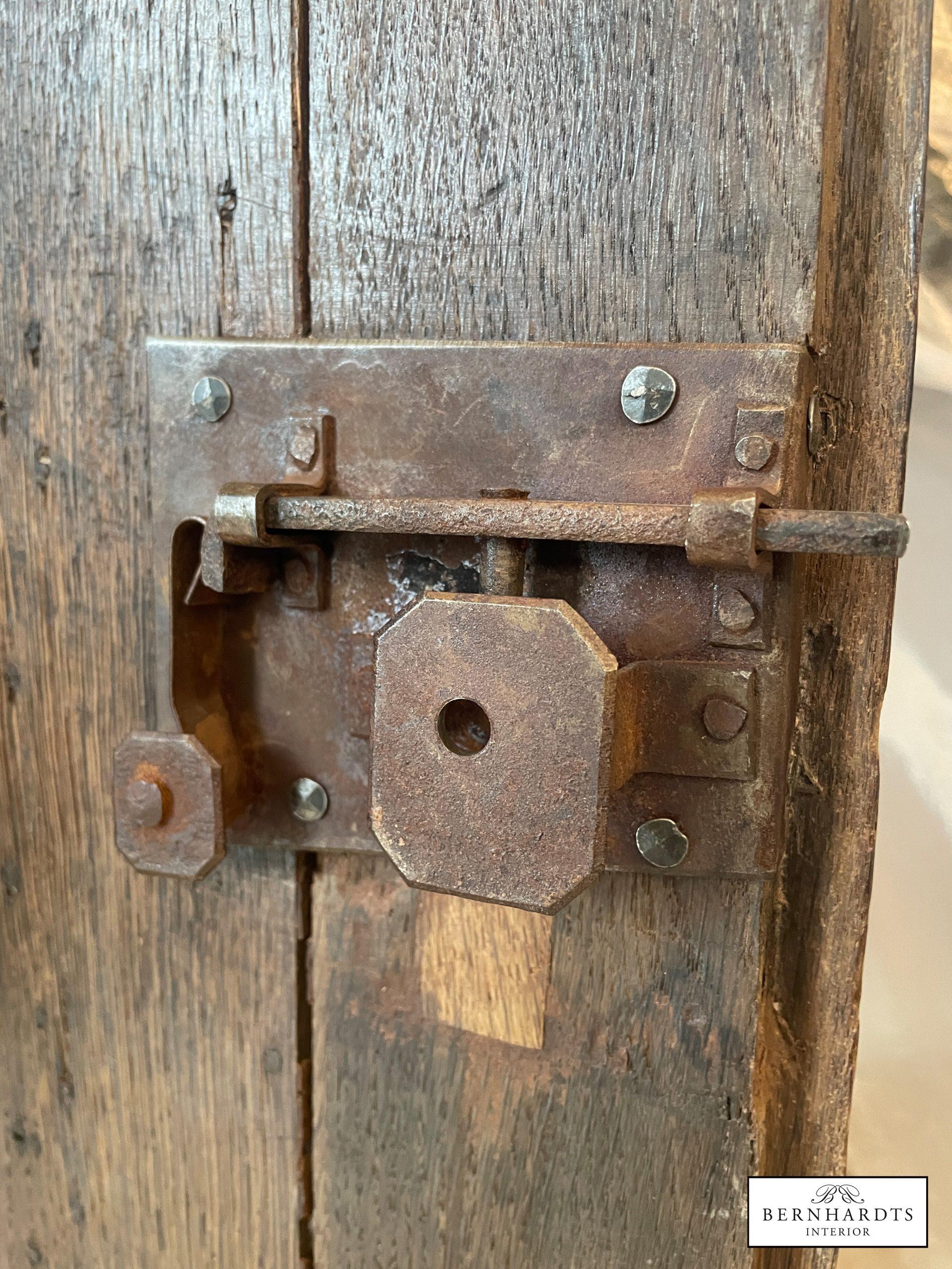 Barocker Geschirrschrank_ Bernhardts Interior