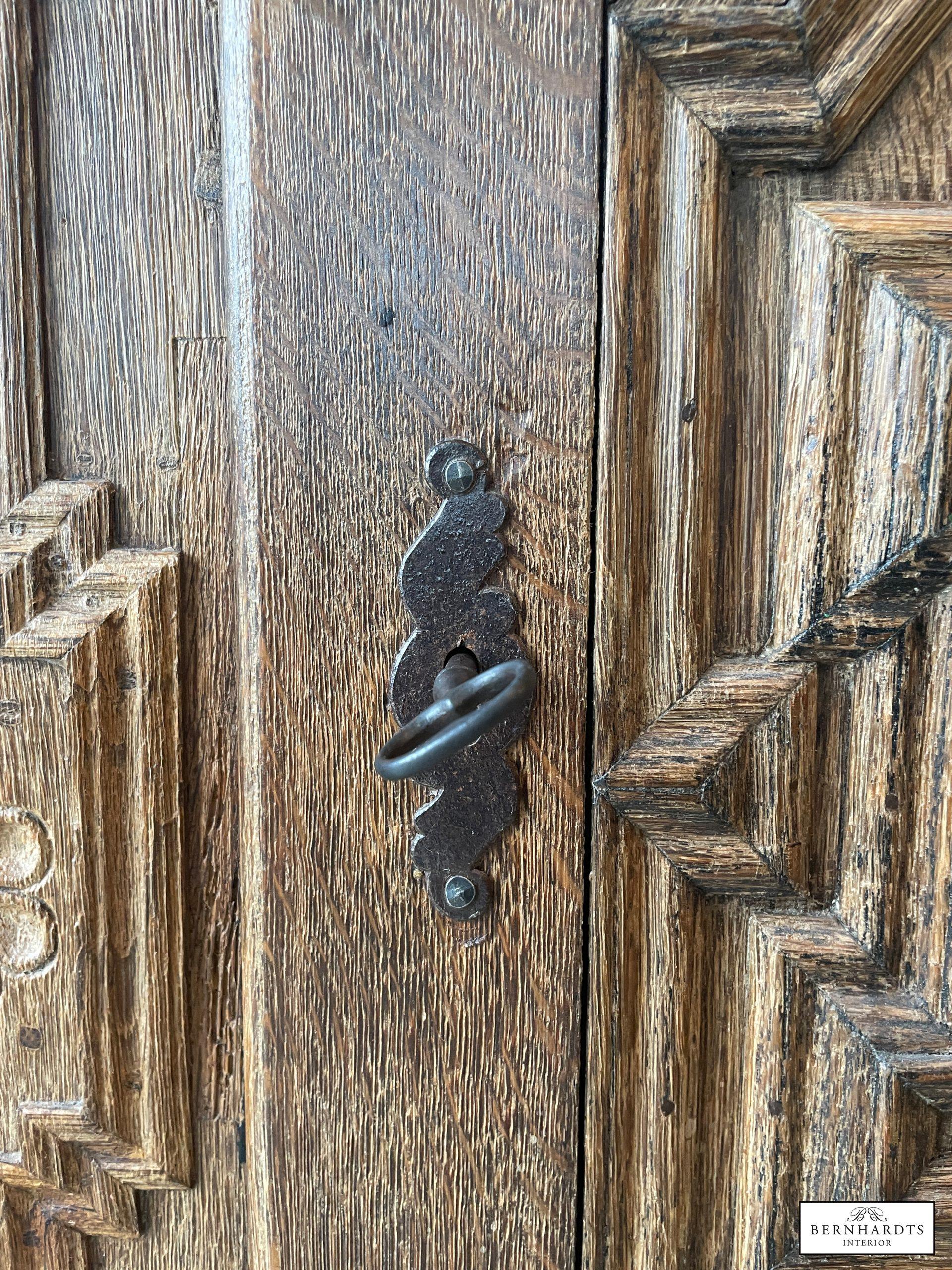 Barocker Geschirrschrank_ Bernhardts Interior