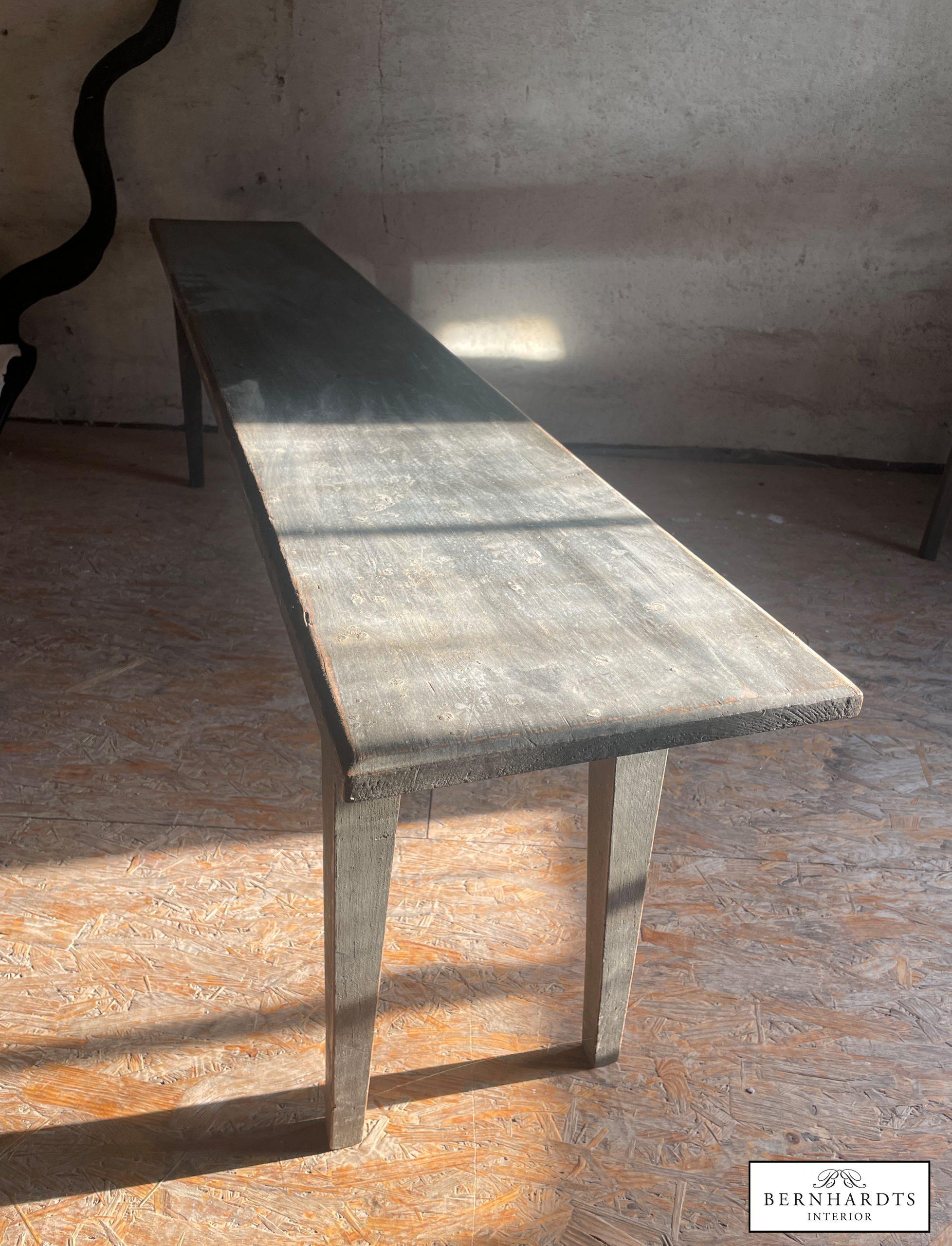 Biedermeier Bank_ Bernhardts Interior