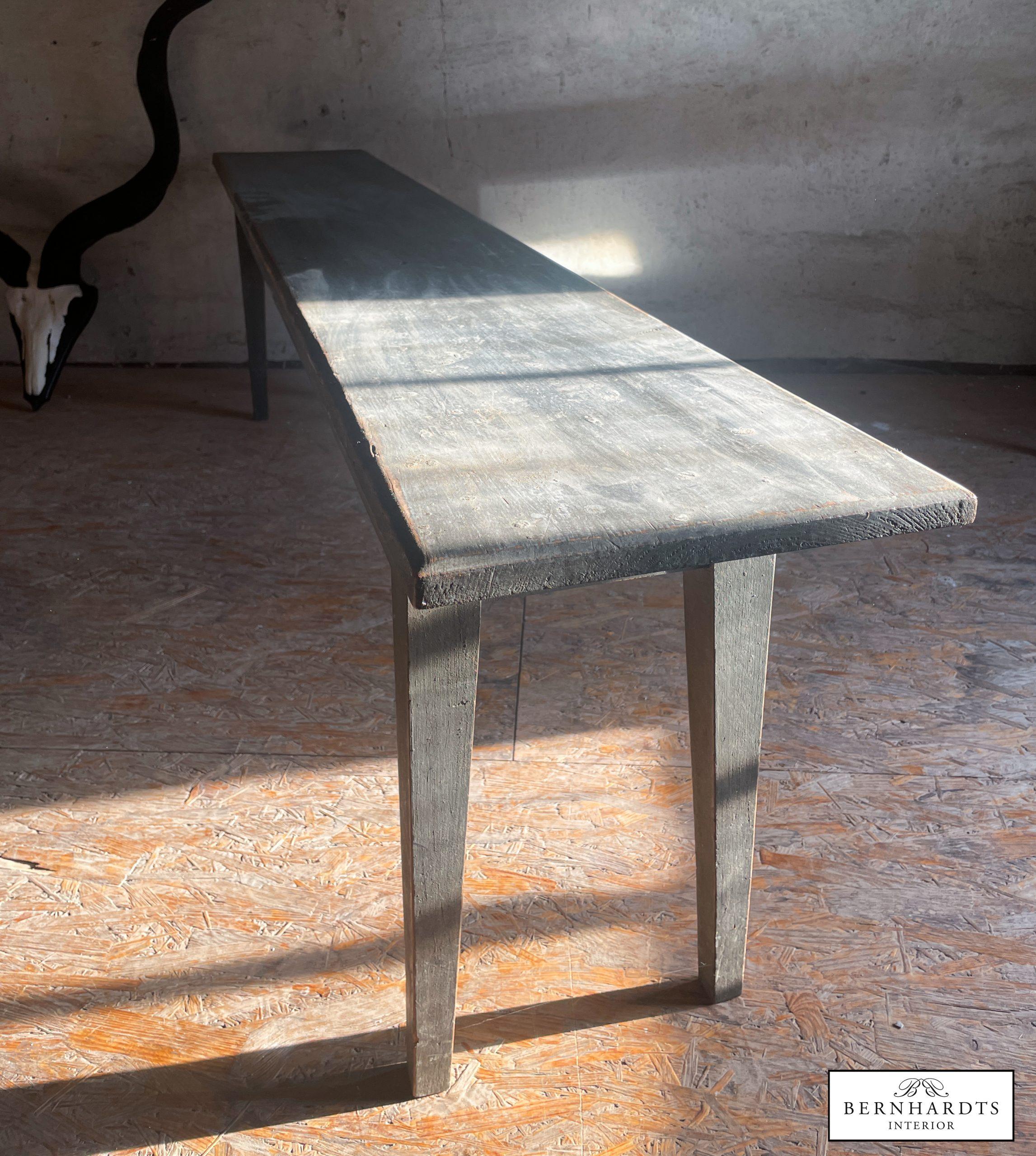 Biedermeier Bank_ Bernhardts Interior