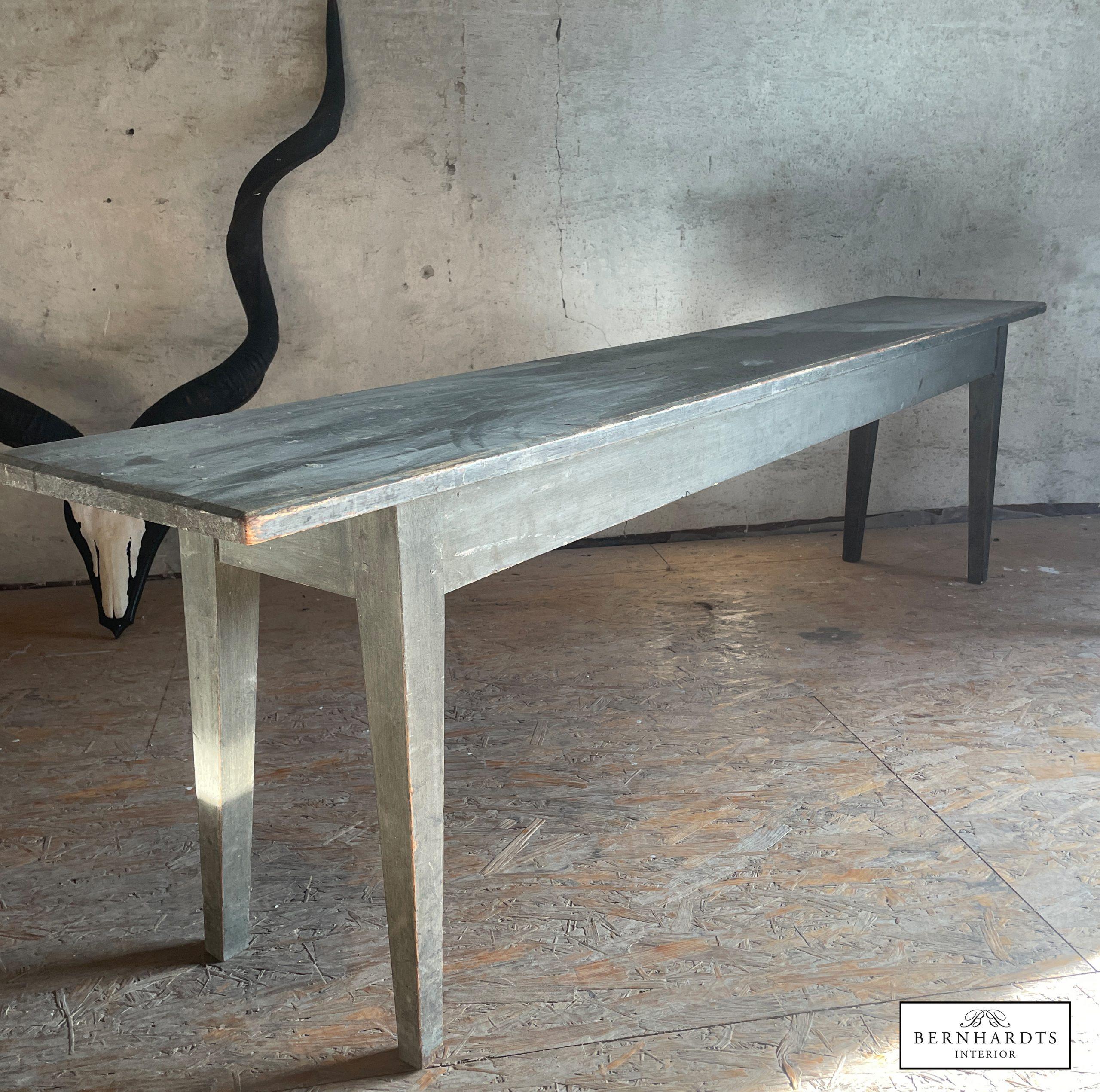 Biedermeier Bank_ Bernhardts Interior