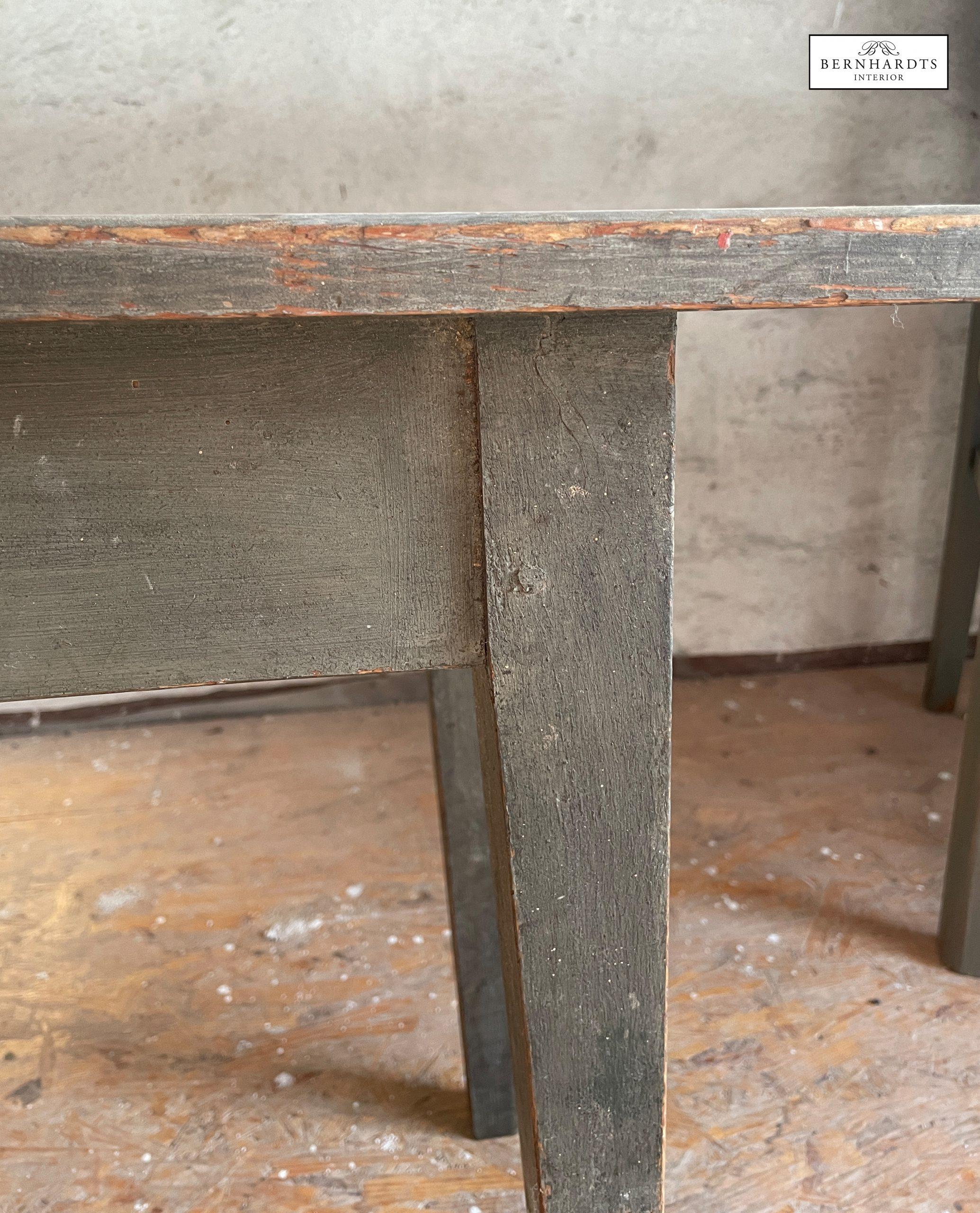 Biedermeier Bank_ Bernhardts Interior