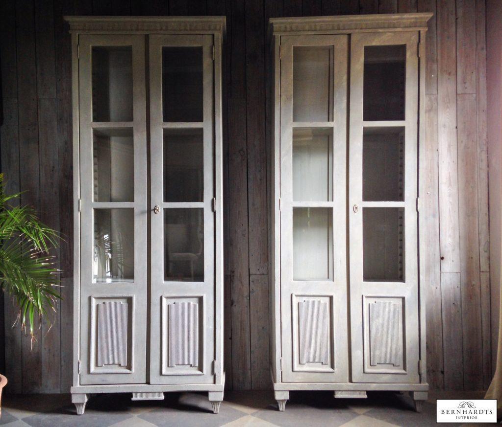 Gustavian vitrinen_ Sylt_Bernhardts Interior