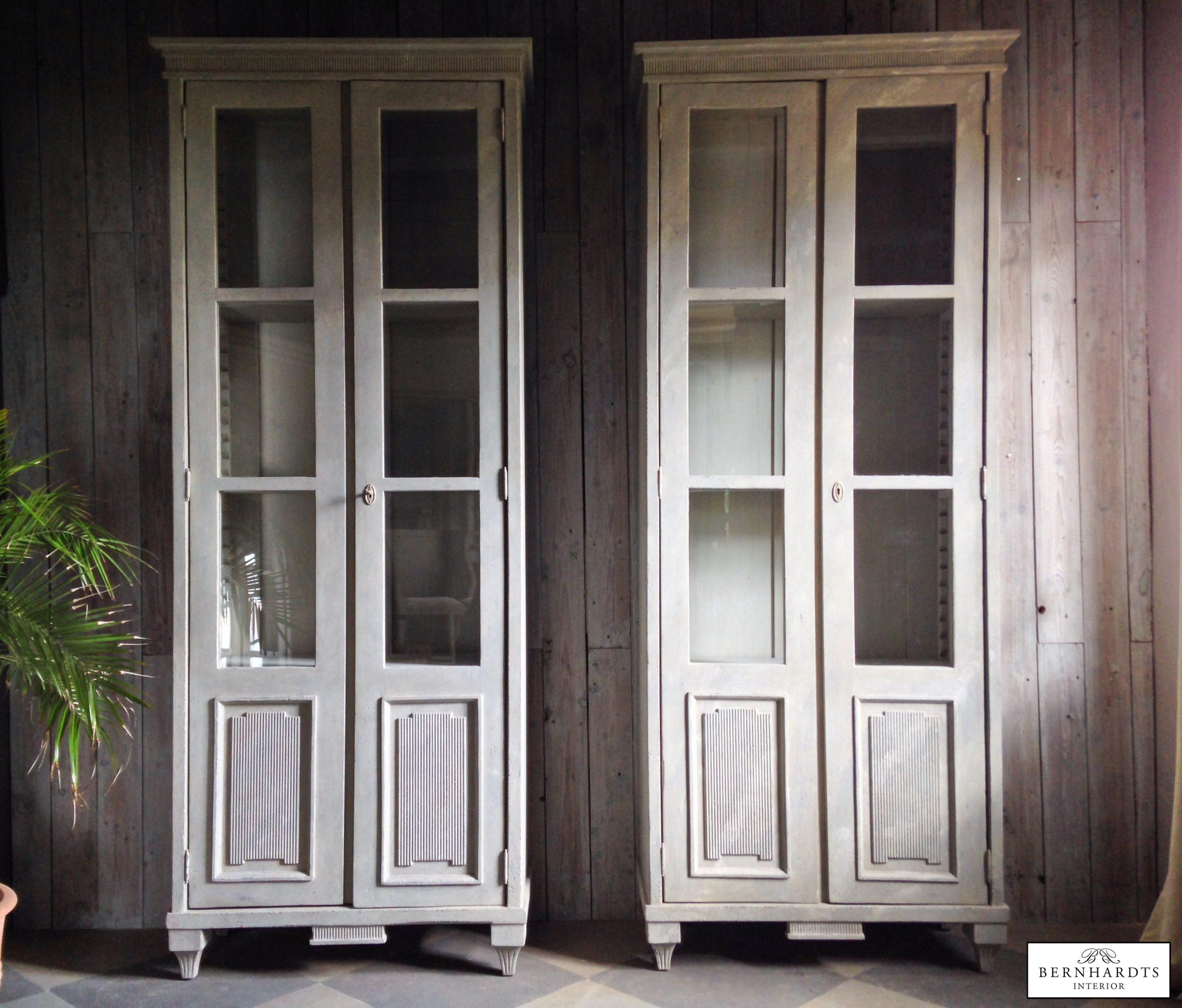 Gustavian vitrinen_ Sylt_Bernhardts Interior