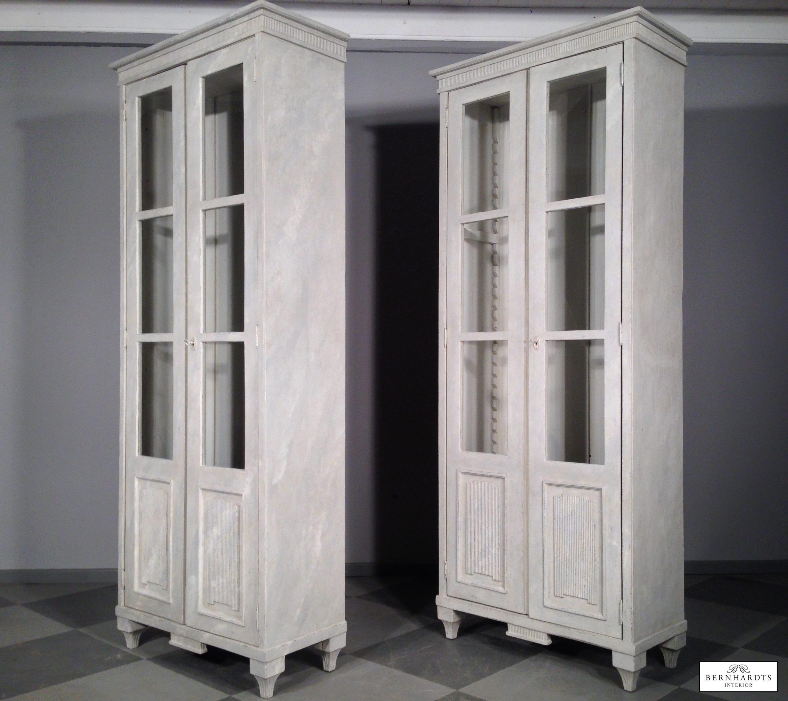 Gustavian vitrinen_ Sylt_Bernhardts Interior