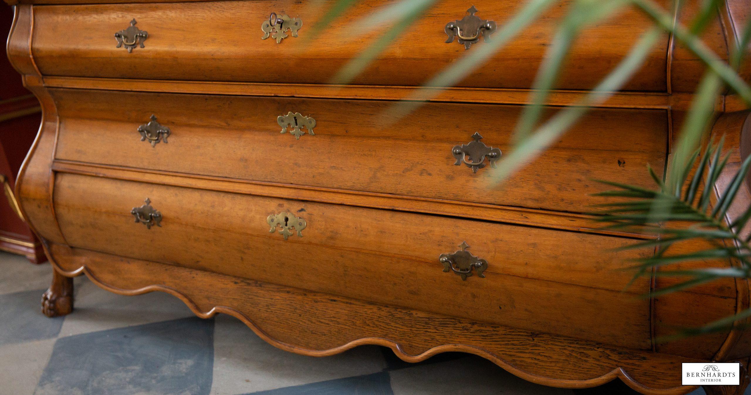 Flämische Vitrine_ Bernhardts Interior