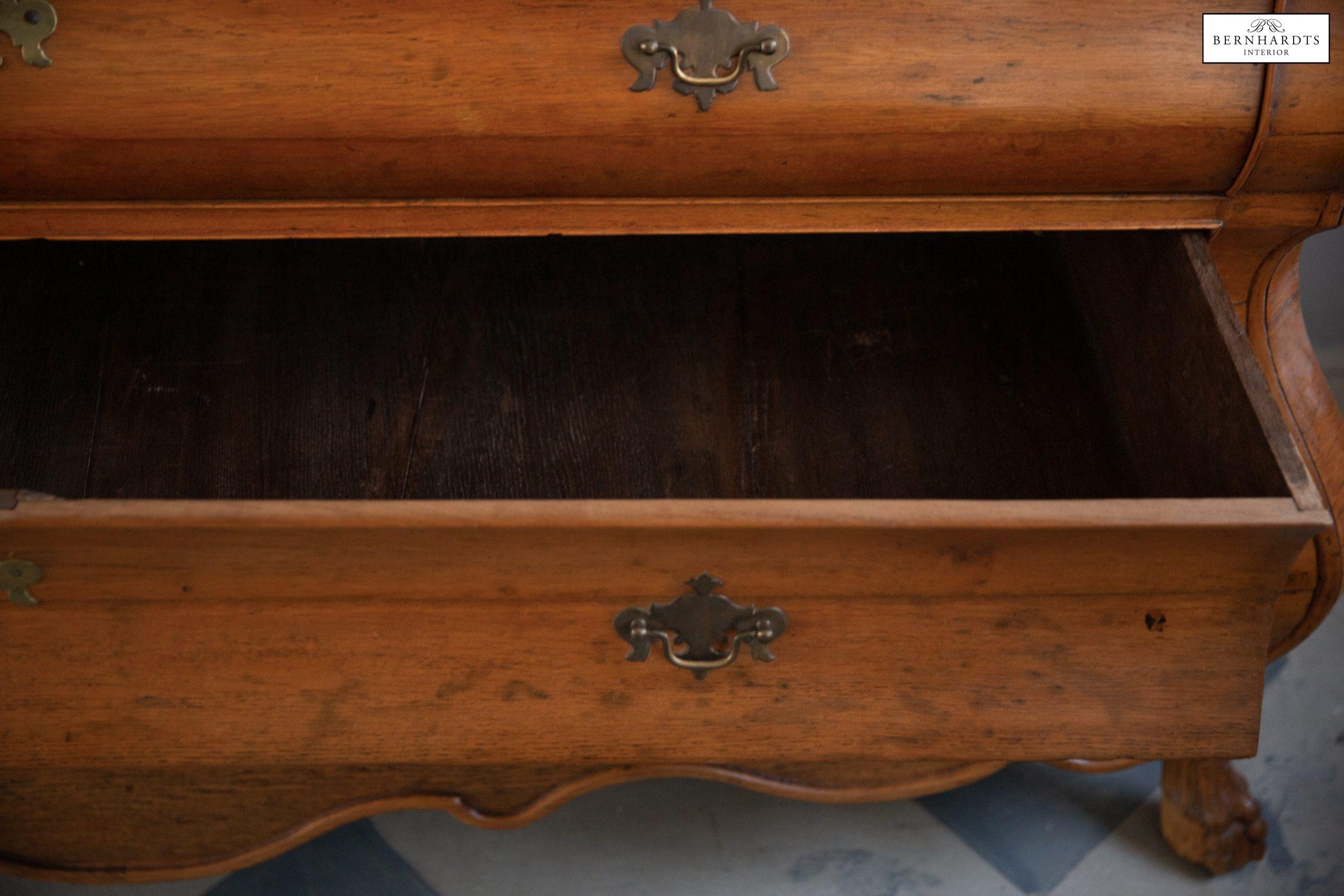 Flämische Vitrine_ Bernhardts Interior