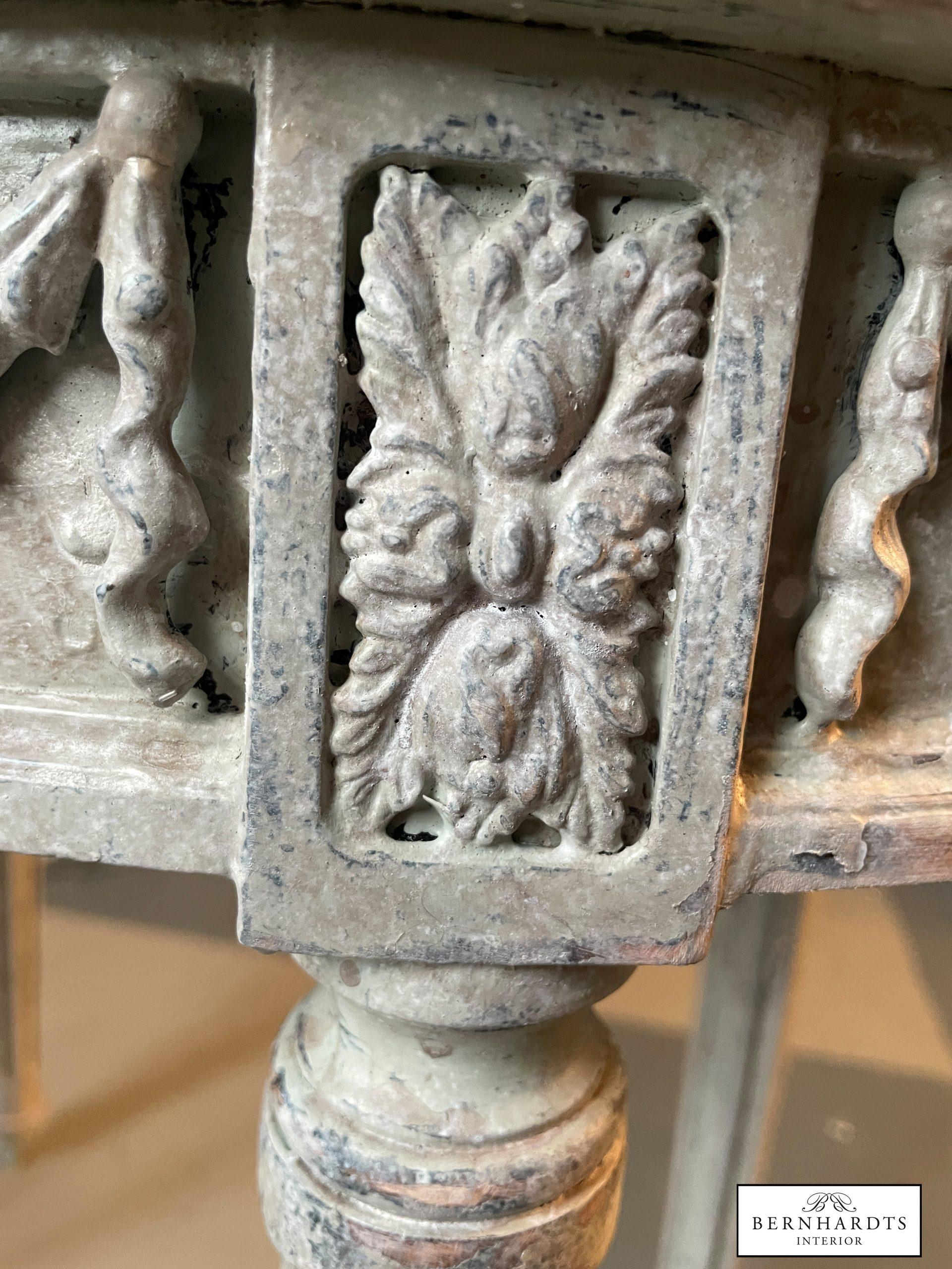 Gustavianischer Beistelltisch - Bernhardts Interior