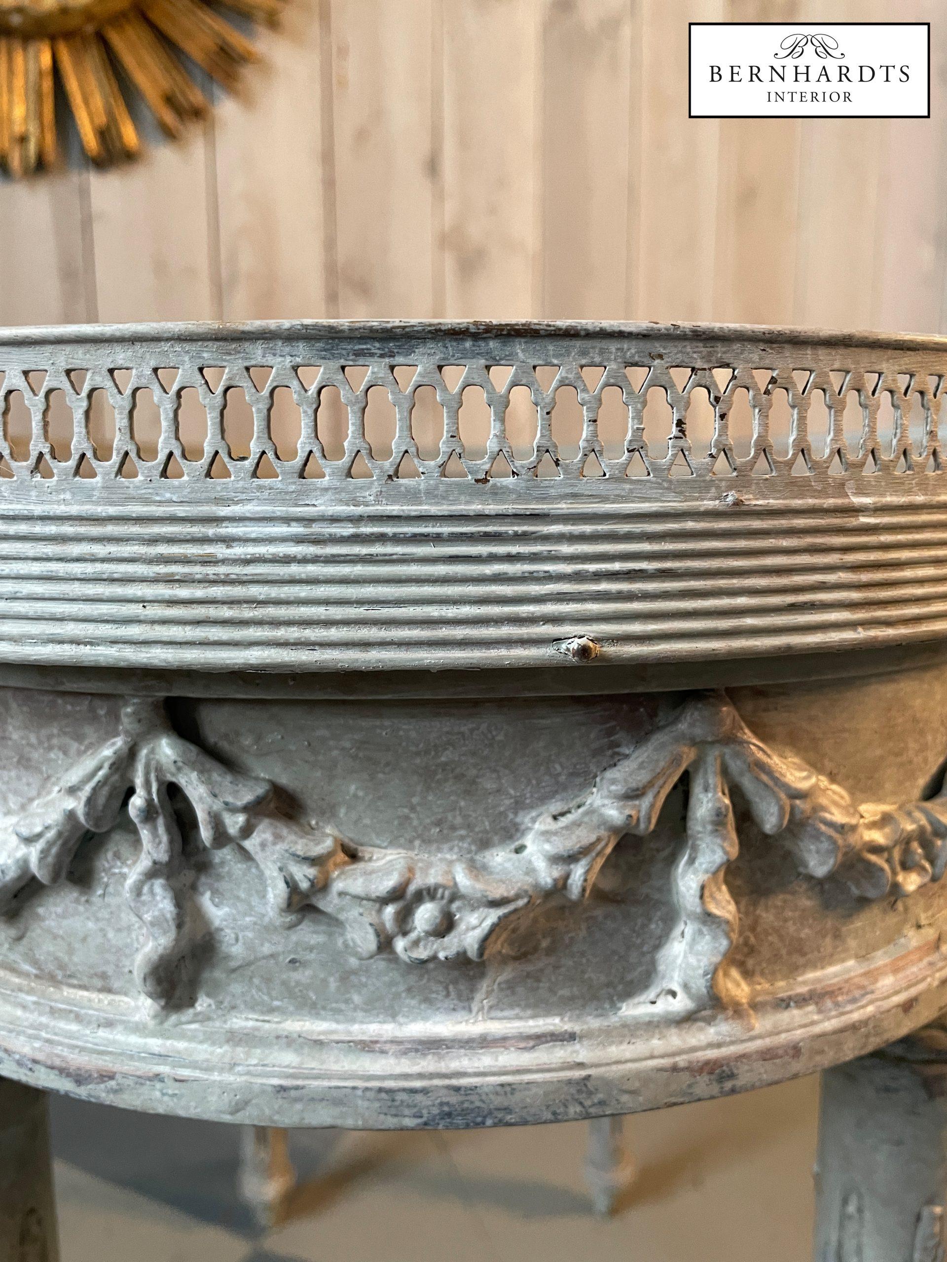 Gustavianischer Beistelltisch - Bernhardts Interior