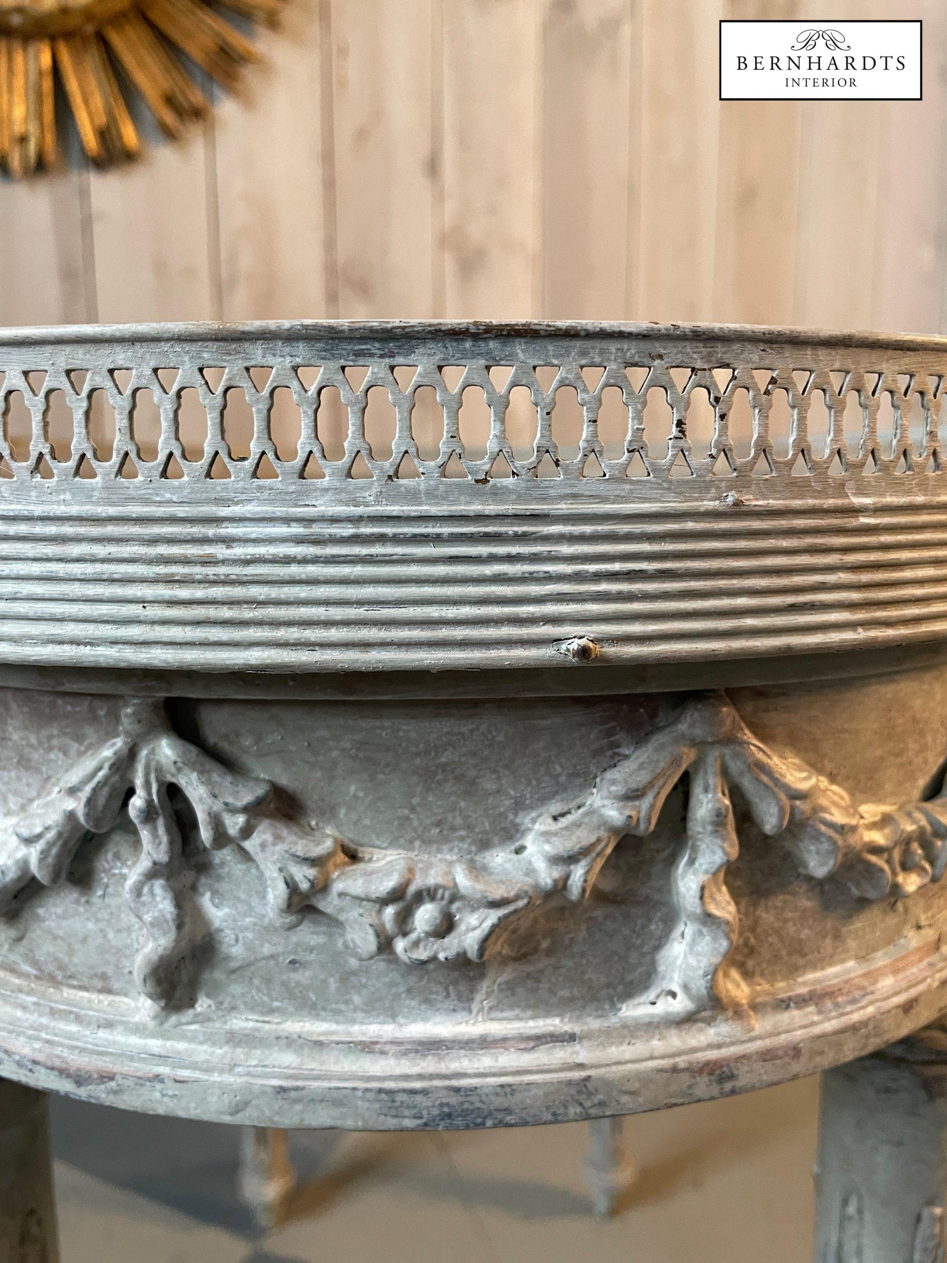 Gustavianischer Beistelltisch - Bernhardts Interior