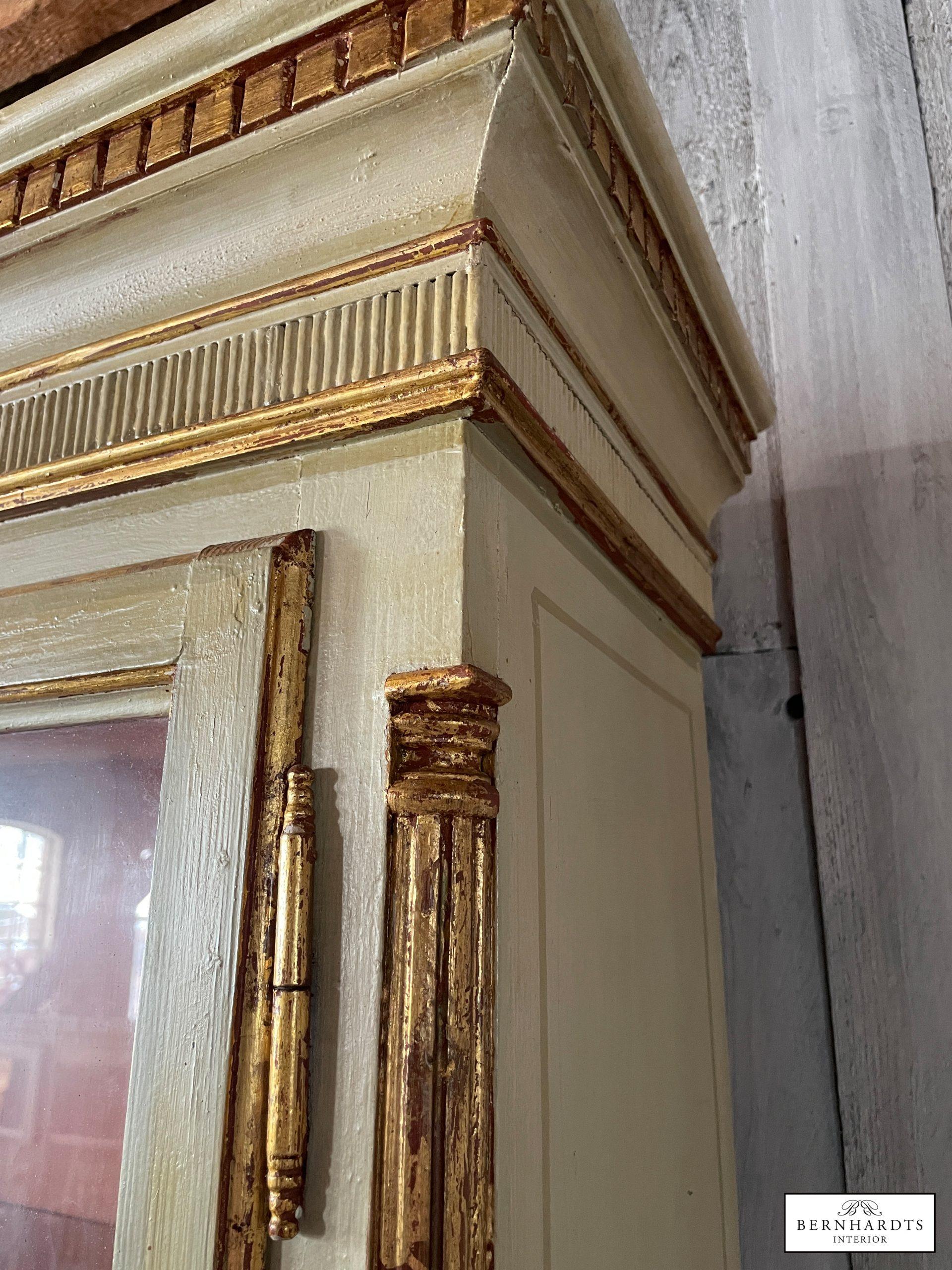 Gustavianischer Aufsatzsekretär_ Bernhardts interior