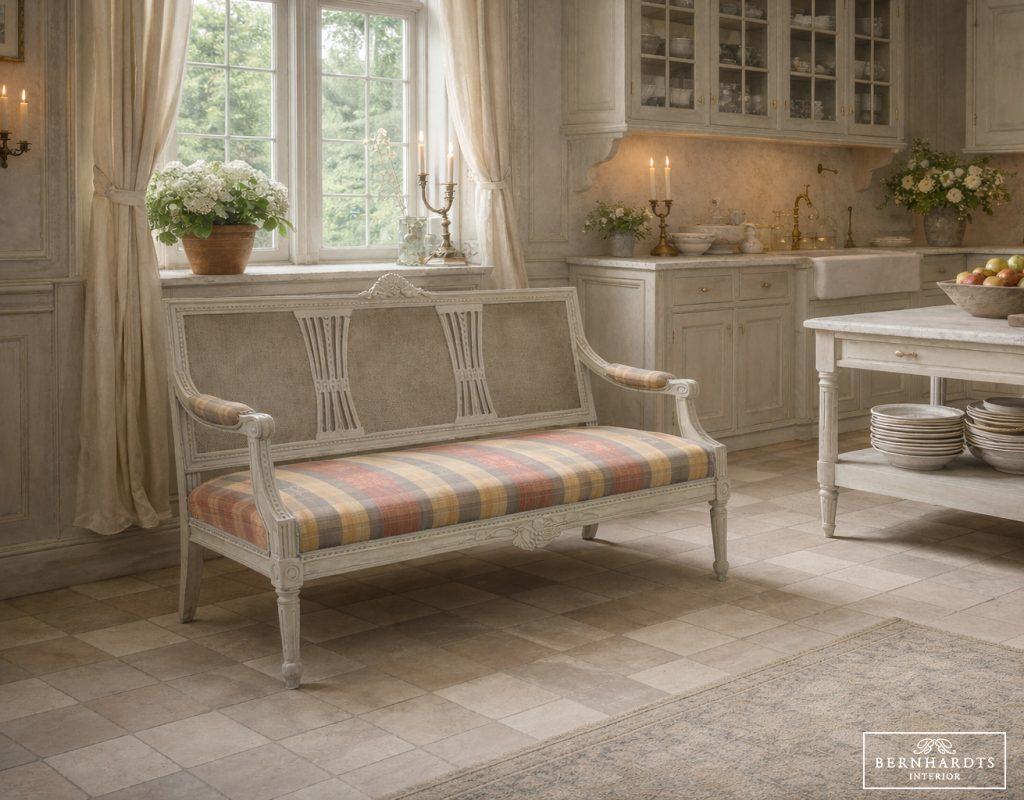 Gustavianisches Sofa_ Bernhardts Interior