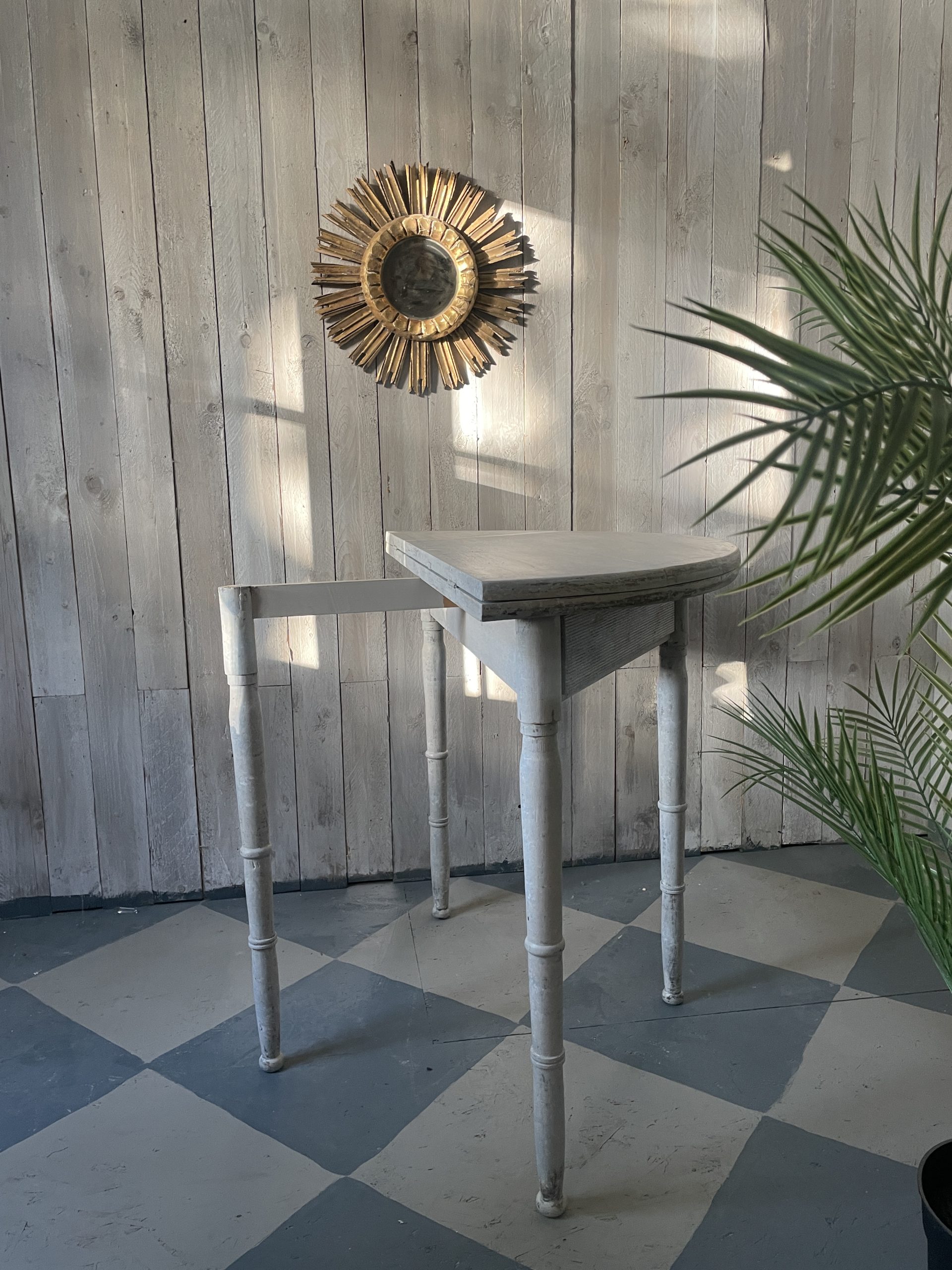 Schwedischer Klapptisch_ Bernhardts Interior